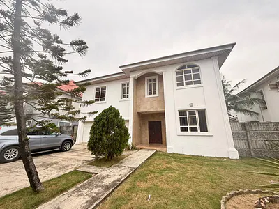 5 Bedroom Detached House with 2-Room BQ on 827SQM — Lekki, Lagos