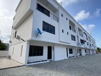 Excellent 5 Bedroom Semi Detached Duplex with a BQ, Pool — Ikoyi, Lagos