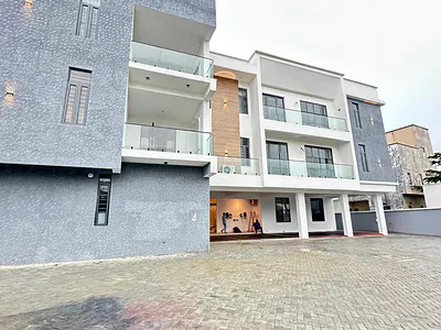 Exquisite Luxury Spacious 3 Bedroom Apartment with Swimming Pool — Lekki, Lagos