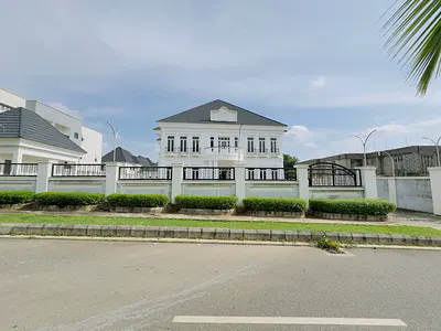 A Brand New 5-Bedroom Detached Duplex + 2BQS (Video Is Attached) — Guzape District, Abuja