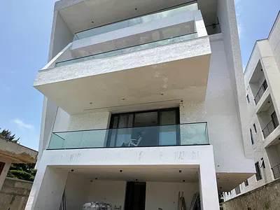 Contemporary and Modern 5 Bedroom Detached House with 2 Rooms BQ. — Ikoyi, Lagos