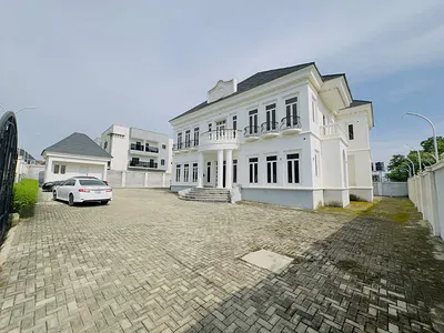 5 Bedroom Detached Duplex with Pool — Guzape District, Abuja
