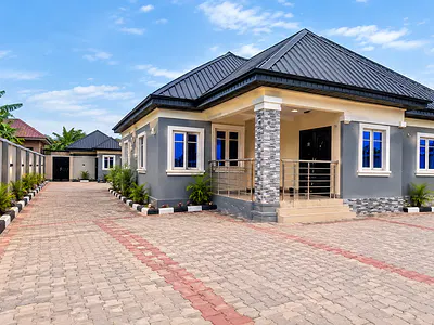 A Well Built 2 Bedroom Flat with Compound — Diamond Community, Ologuneru, Ibadan, Oyo