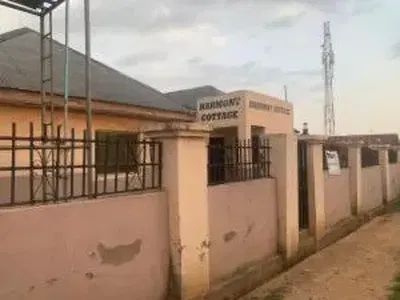 Room and Parlorapartment — Harmony Cottage, Behind Awotan Central Mosque, Awotan, Ibadan, Oyo