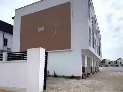 4 Bedroom Detached Duplex — Lekki, Lagos