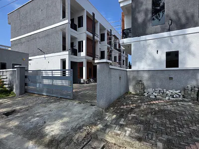 5-Bedroom Houses — Lekki, Lagos