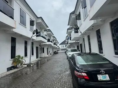 Luxurious Fully Service 4-Bedroom Duplex Semi Detache with BQ — Lekki, Lagos
