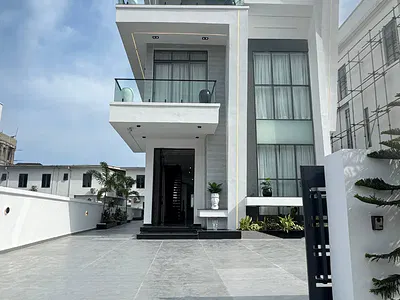 5 Bedroom Detached Duplex with BQ and Swimming Pool — Lekki, Lagos
