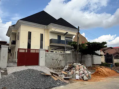 Architecturally Built 6 Bedroom Fully Detached Duplex — Ikeja, Lagos