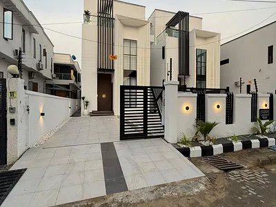 Luxury 5 Bedroom Fully Detached with BQ — Orchid Road, Lekki, Lagos