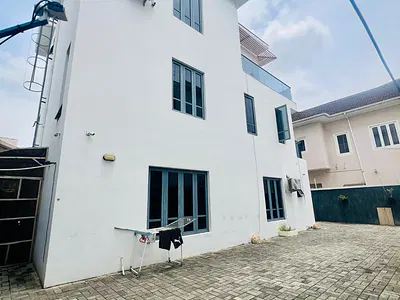5 Bedroom Detached Duplex — Lekki, Lagos