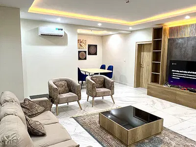 Luxurious 3 Bedroom Fully Furnished & Serviced Apartment, BQ, Elevator — Wuye, Abuja