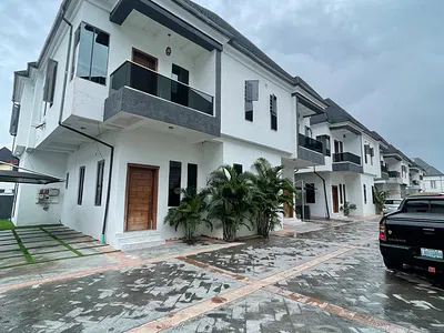 4 Bedroom Apartment — Lekki, Lagos