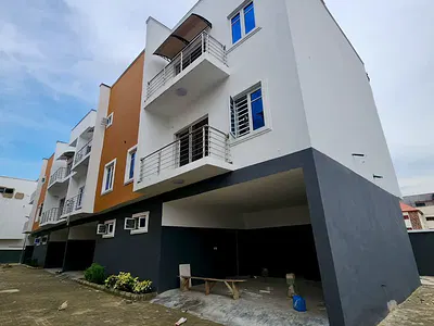 Lovely Built 4 Bedroom Terrace Duplex with BQ and Pool — GRA, Ogudu, Lagos
