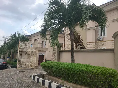 Bonanza:: Buy Luxury 3 Bedrm Flat with BQ in a Beautiful Estate Now — Magodo, Lagos