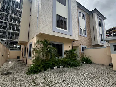 5 Bedroom Semi-Detached House — Ikoyi, Lagos