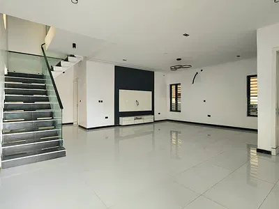 5 Bedroom Detached Duplex with Swimming Pool — Ajah, Lagos