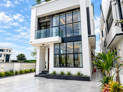 5 Bedroom Detached Duplex with Swimming Pool — Ajah, Lagos