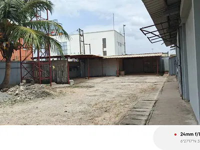Highly Secured Detached Warehouse. — Mobil Road, Marine Beach, Apapa, Apapa, Lagos