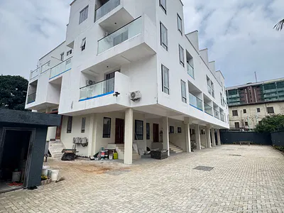 Luxurious 4 Bedroom Terraced Duplex — Victoria Island (VI), Lagos