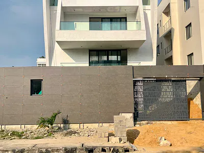 5 Bedroom Detached Home with Pool — Ikoyi, Lagos