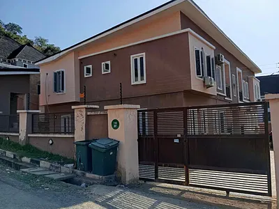 A Very Cute Spacious 2 Bedroom Flat — News Engineering Tarred Road Estate Dawaki Abuja, Dawaki, Gwarinpa, Abuja