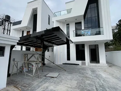 Exquisitely Built 5 Bedroom Detached Duplex with BQ — Lekki, Lagos