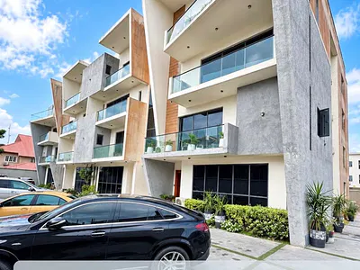 Beautiful Luxury 4 Bedroom Maisonette with BQ — Lekki, Lagos