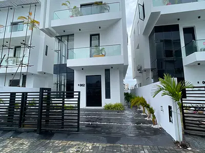 Alluringly Finished 4 Bedroom Fully Detached Duplex with BQ — Lekki, Lagos