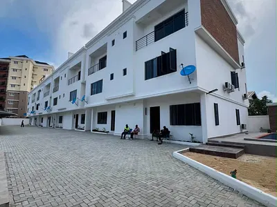 4 Bedroom Terraced Duplex with Swimming Pool — Ikoyi, Lagos