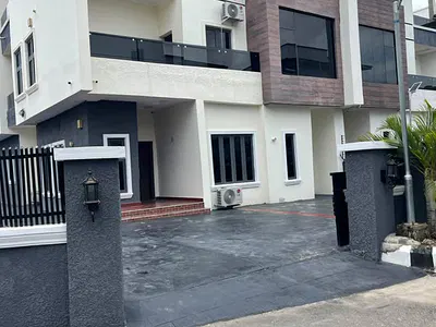 Luxury Finished 4 Bedroom Semi-Detached Duplex with BQ — By the Nizamire Hospital, Abuja, Karmo, Abuja
