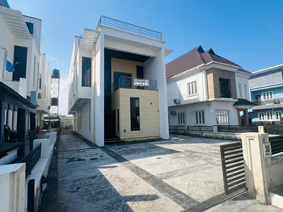 5 Bedroom Detached Duplex with Swimming Pool — Lekki, Lagos