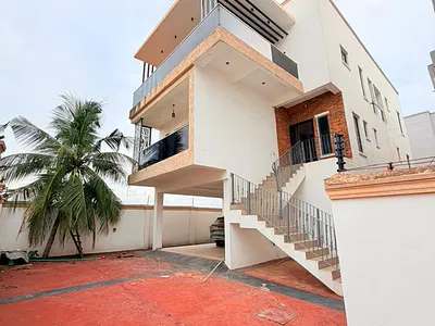 4 Bedroom Detached Duplex — Magodo, Lagos