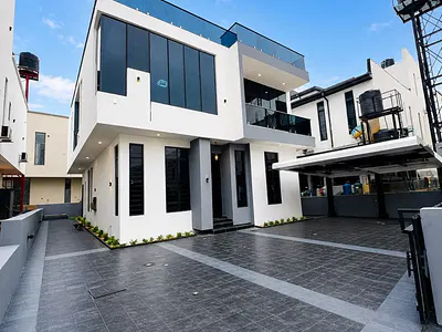 5 Bedroom Fully Detached Duplex with BQ, Penthouse, and Swimming Pool. — Lekki, Lagos