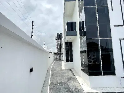 Brand New 6 Bedroom Detached Duplex + BQ, Swimming Pool — Chevron, Lekki Expressway, Lekki, Lagos