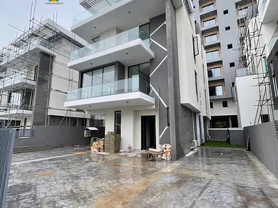 6 Bedroom Detached Duplex — Ikoyi, Lagos