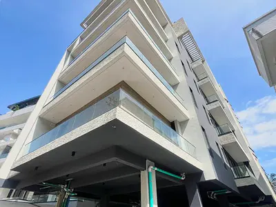 Luxury 4 Bedroom Maisonette Penthouse with Swimming Pool, Gym & BQ — Ikoyi, Lagos