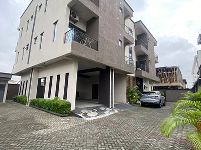 Luxury Elegant Spacious 2 Bedroom Flat — Lekki, Lagos