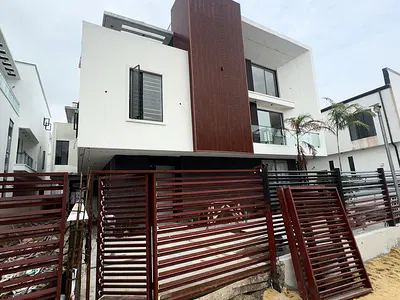 Luxury 5 Bedroom Fully Detached Duplex + BQ, Pool, Gym — Lekki, Lagos