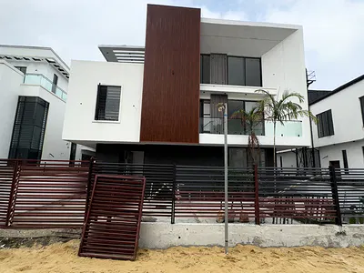 Luxury 5 Bedroom Fully Detached Duplex + BQ, Pool, Gym — Lekki, Lagos