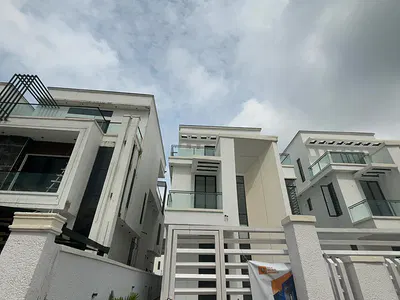 5 Bedroom Detached Duplex with Swimming Pool — Lekki, Lagos