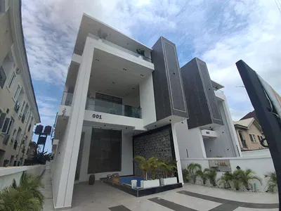 Luxury Five Bedroom Fully Detached Duplex — Lekki, Lagos