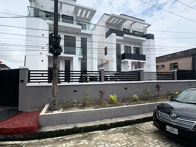 Luxury 5 Bedroom Fully Detached Duplex with BQ, Pool, Study/Office — Lekki, Lagos
