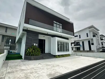 5 Bedroom Detached Duplex with Swimming Pool and BQ — Lekki, Lagos