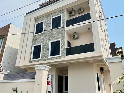 A 6 Bedroom Fully Detached Duplex — Lekki Phase 1, Lekki, Lagos