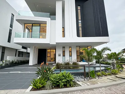 6 Bedroom Detached Duplex — Lekki, Lagos