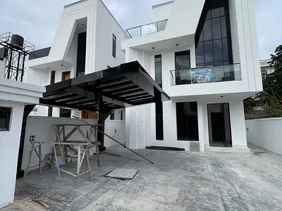 5 Bedroom Detached Duplex — Lekki, Lagos