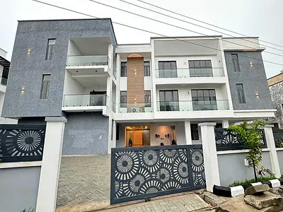Luxury Spacious 2 Bedroom Apartment with Pool & Gym — Lekki, Lagos