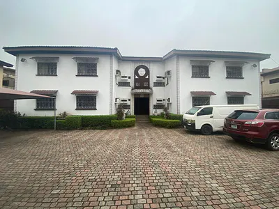 3 Bedrooms Flat — Second Avenue Estate, Ikoyi, Lagos