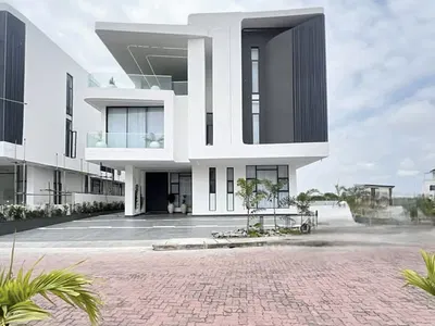 Contemporary Six Bedroom Fully Detached Duplex — Osapa, Lekki, Lagos